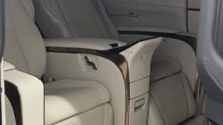 LEXUS LMにカーケアを施工しました。